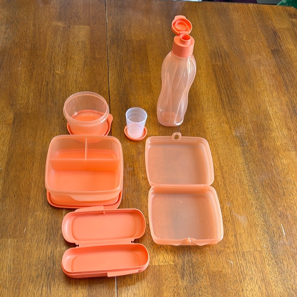Tupperware 6 piece lunch set